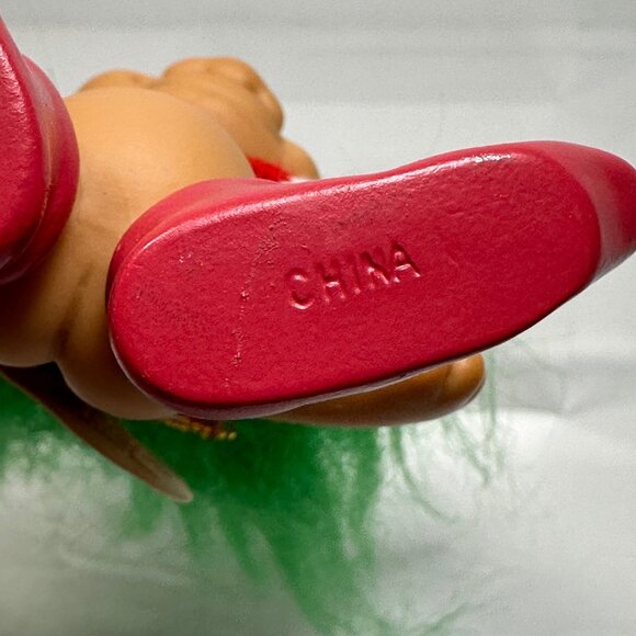 Vintage Russ Troll Doll Christmas Edition With Green Hair Red Boots & Knit Scarf - Picture 6 of 6